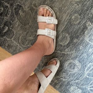 Target sandals size 9 well worn USED condition
